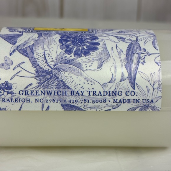 Greenwich Bay Foaming Milk Bath and Shea Butter Lotion 2 Piece Set - Picture 3 of 7